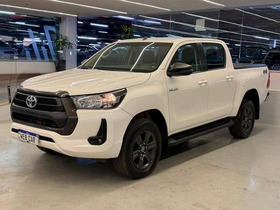 TOYOTA HILUX 2.8 D-4D TURBO DIESEL CD SR 4X4 AUTOMÁTICO TOYOTA HILUX 2.8 D-4D TURBO DIESEL CD SR 4X4 AUTOMÁTICO
